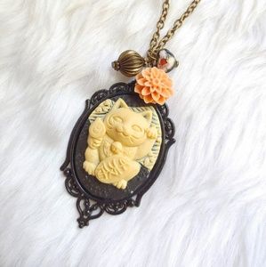 Cat cameo necklace